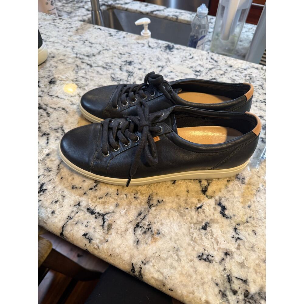 Ecco casual shoe; Women’s 11.5 - Picture 3 of 5
